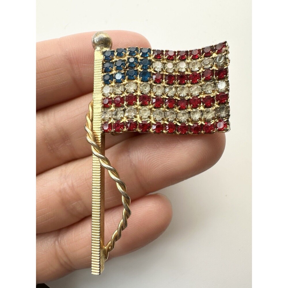 Vintage Gold Tone Rhinestone American Flag Pin Brooch